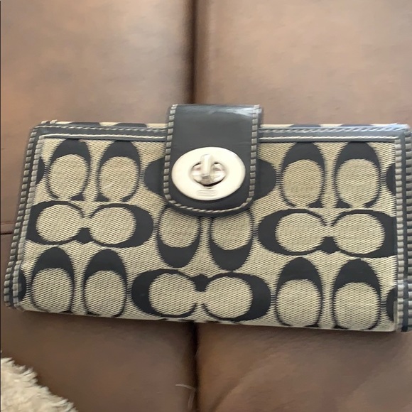 Wallet - Picture 2 of 4